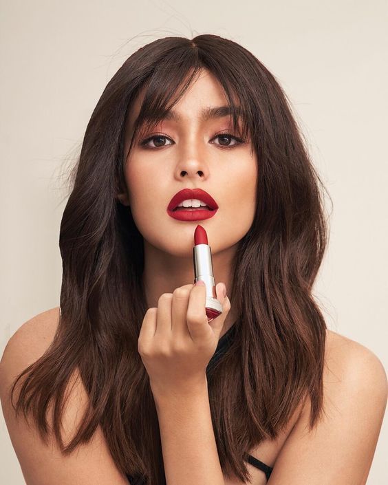 10 Matte Lipsticks That Don't Leave Your Lips Drier Than the Sahara.jpg