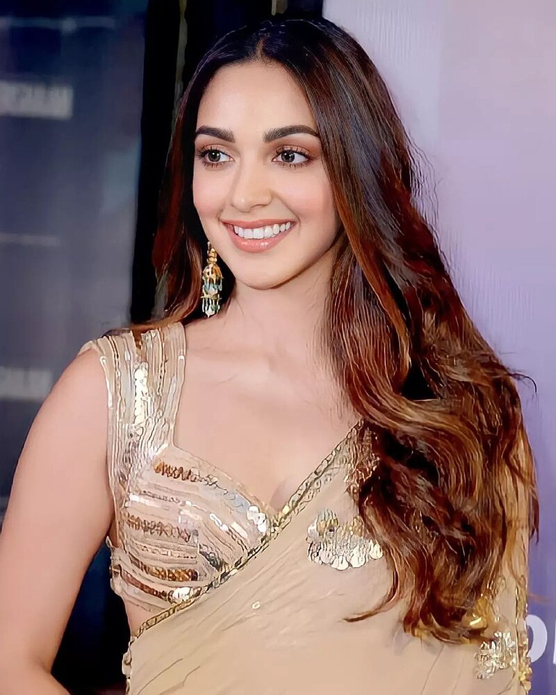 Kiara_Advani_snapped_at_the_screening_of_Shershaah_(cropped).jpg