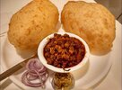 640px-Chola_bhatura.jpg